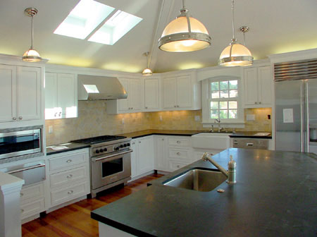 Kitchen - Features "farmer's" sink, extra oven and warming drawers.