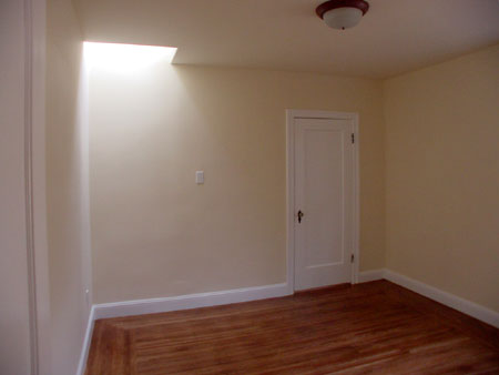 Guest Room - Interior skylights brightens room with only one single window.